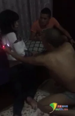 两个裸男脱了内裤视频彩礼谈崩后我闪婚了豪门老公