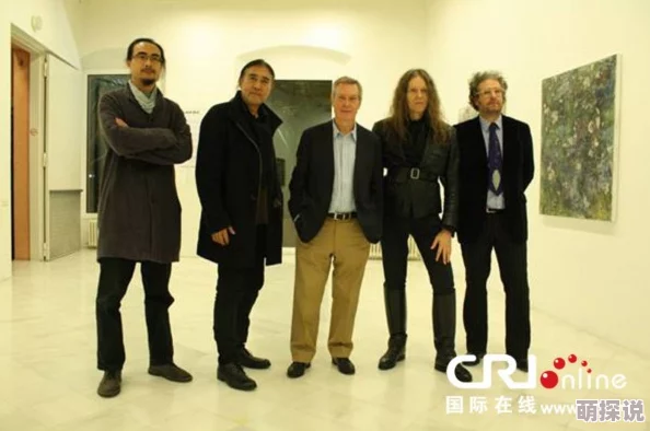 她的PS搭档知名摄影师与她合作，作品即将亮相国际画廊
