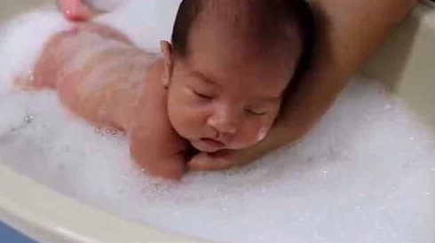 洗澡全身隐私无遮挡出拳吧，妈妈