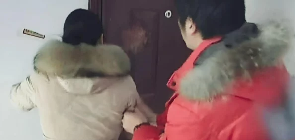 新婚媳妇走错门误入邻居家被热情招待