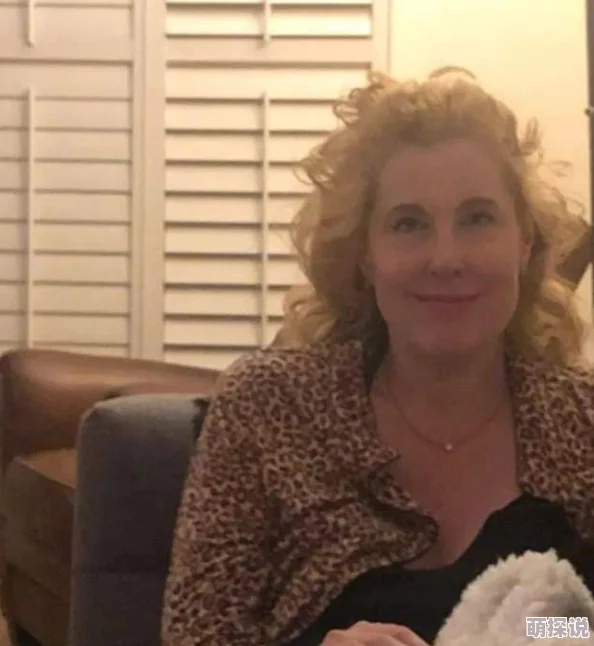 男生和女生拆拆很痛的轮滑鞋这首歌讲述了青春期男女之间的微妙情感 男生和女生拆拆很痛的轮滑鞋这首歌讲述了青春期男女之间的微妙情感