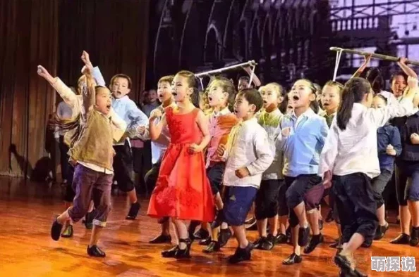 春满丹麦这部电影色彩绚丽，画面唯美，令人心旷神怡，仿佛置身童话世界。