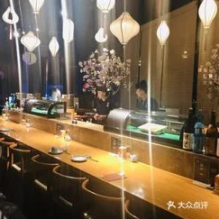 一色屋这家店以其独特的装潢风格和美味的日式料理闻名，是体验日本文化的好去处