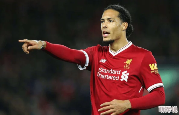 全民冠军足球后卫之选：沃克稳健防守对决卡拉布里亚速度与反应