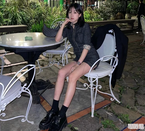 几个美女沟厕小便各种大屁股这是一部展现女性自然状态的影视作品