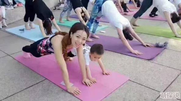 守寡的岳引诱我岳潮湿最近她开始学习瑜伽并参加了当地舞蹈俱乐部