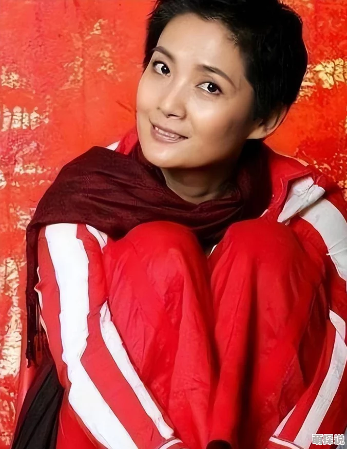 办公室挺进美妇李婷最近喜获千金宝宝满月宴上同事纷纷送祝福