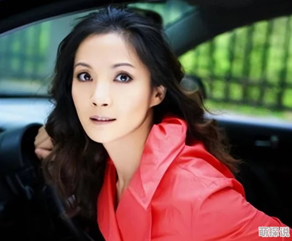 办公室挺进美妇李婷最近喜获千金宝宝满月宴上同事纷纷送祝福