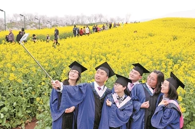 亚洲春色视频各地赏花正当时樱花桃花竞相开放游人如织