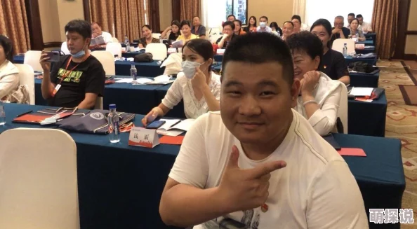 闪闪发光大团结让我们携手共进共同创造美好未来