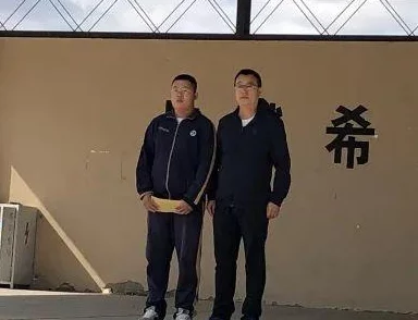 走一下撞一下深深神秘兵团勇往直前携手共进创造美好未来