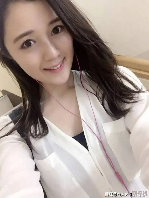 铃原·爱蜜莉灰毛衣23-24赛季西甲第18轮：巴列卡诺vs瓦伦西亚团结拼搏共创辉煌