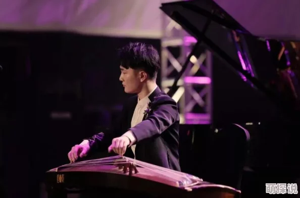 陈夕汐她在最新的音乐会上展现了惊人的舞台魅力与全新曲风 陈夕汐她在最新的音乐会上展现了惊人的舞台魅力与全新曲风