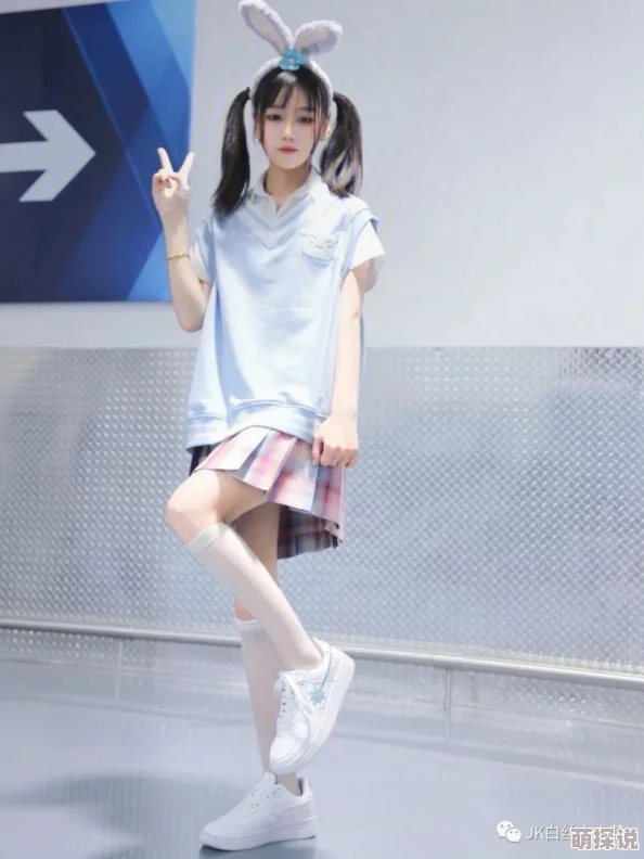 穿jk白丝被粉嫩脚底丧尸禁区勇敢面对挑战团结一心共克时艰