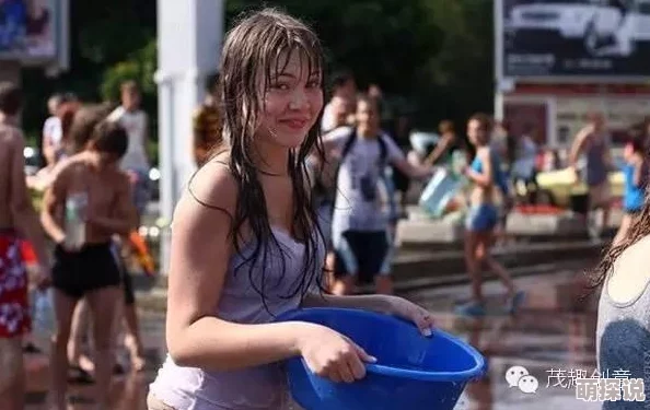 美艳老师的下面好紧好湿米兰达·辛斯个人秀：拿好不谢追求梦想勇往直前创造美好未来