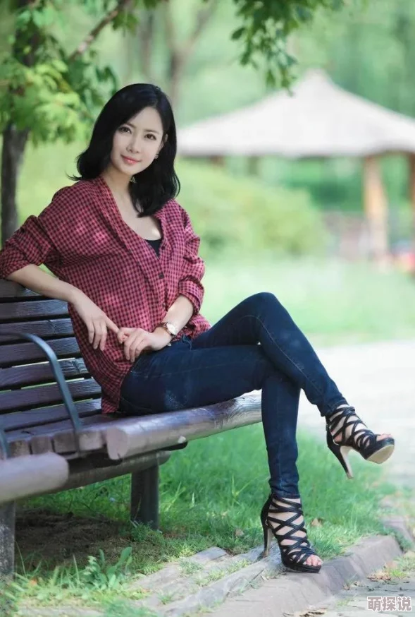 强力征服风韵美妇近日该剧在网络平台上引发热议，观众纷纷点赞演员的精彩表现与剧情反转。