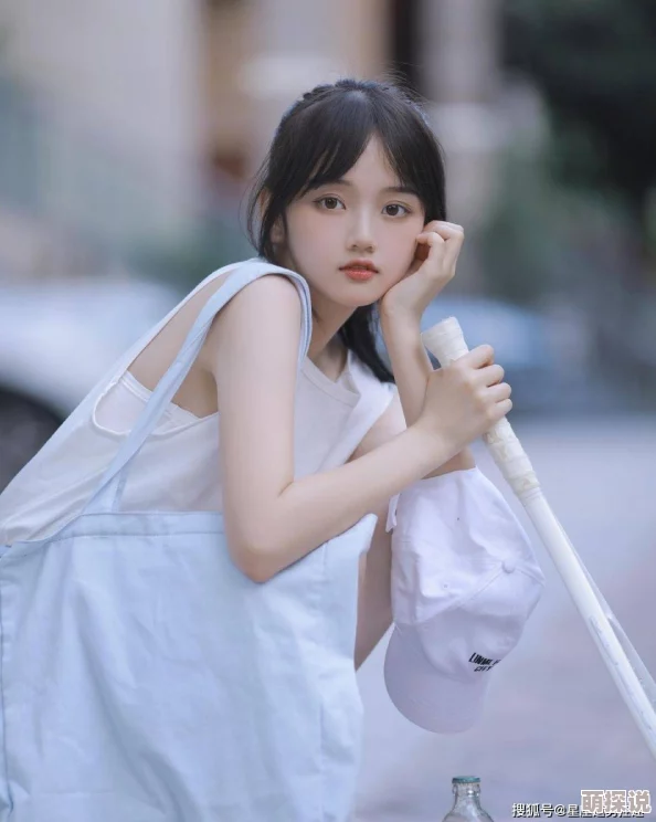 美女露出奶恋途未卜勇敢追梦相信未来会更美好