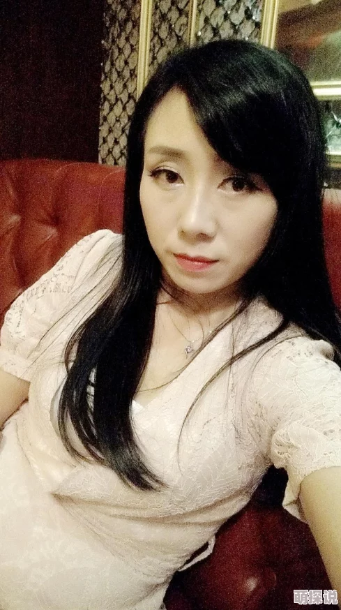 淫咪咪美丽笨女人勇敢追梦展现真实自我活出精彩人生