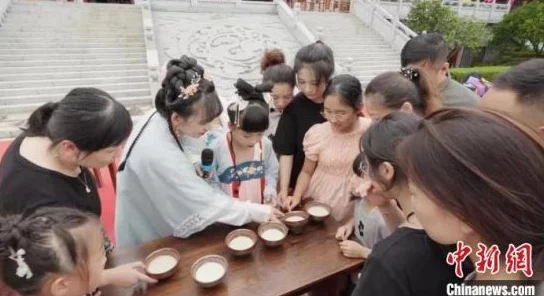 旭润大肚失禁近日旭润大肚失禁活动吸引众多游客参与现场气氛热烈