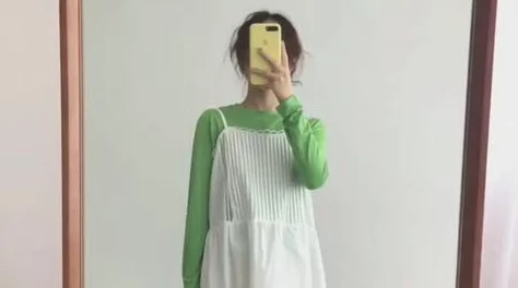 窄裙女教师近日她在课堂上分享了自己的旅行经历，激发了学生们的学习热情
