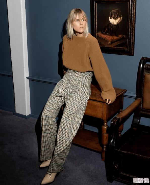 五十六丰满妇女学习插花技能提升生活品质展现成熟女性魅力