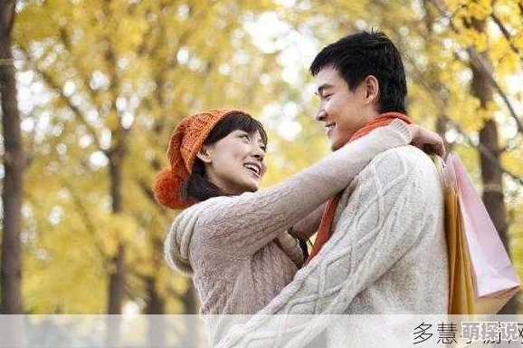 男生女生在一起嗟嗟嗟无马两人攒钱目标先买小电驴