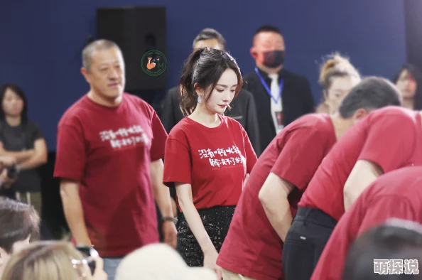 杨幂太紧了好爽粉丝见面会现场气氛火爆互动不断引来尖叫连连