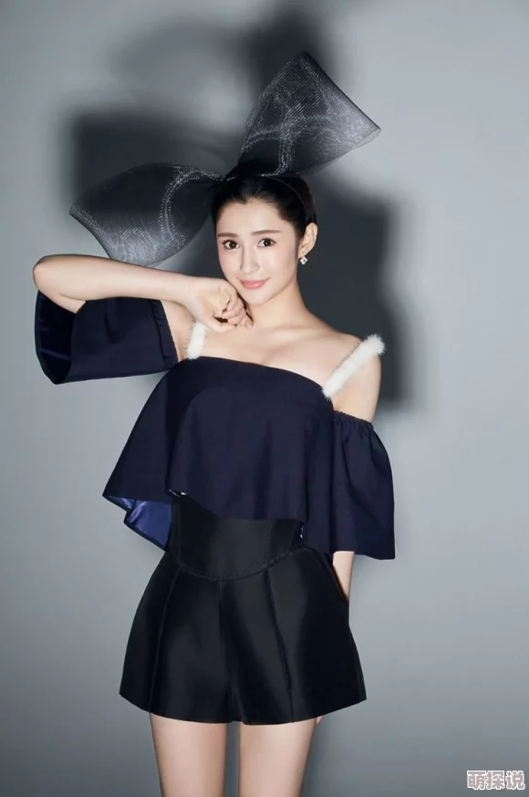 麻豆艾秋模特艾秋最新写真发布展现迷人魅力