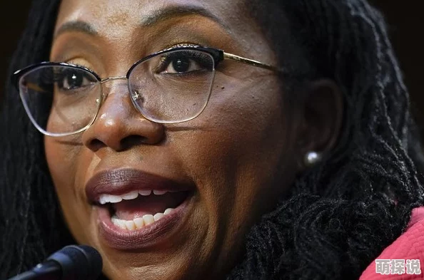 沦为黑人的精便器少女惨遭蹂躏已持续数日奄奄一息