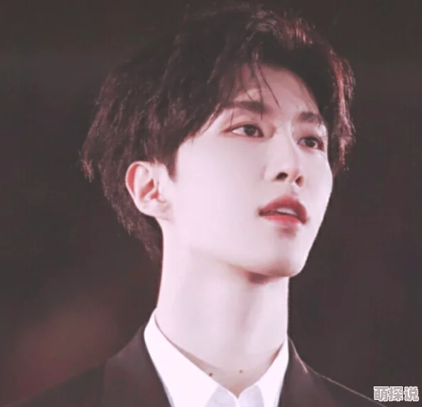 贺峻霖有奶喂宋亚轩霖霖的牛奶过期了轩轩只好委屈自己喝AD钙奶了