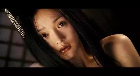一受多攻np高h缠绵悱恻的爱欲纠葛，兄弟们的情感交织不断升温