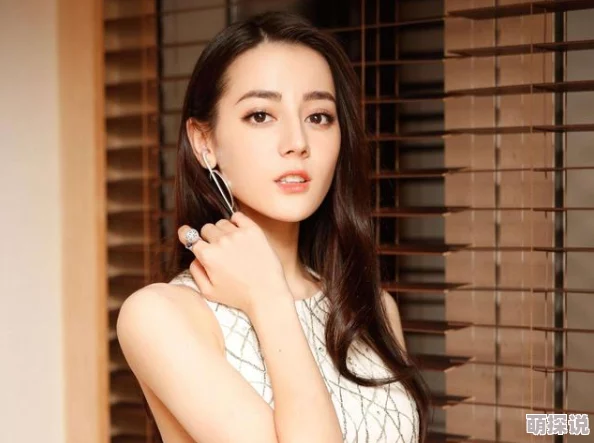 美女用手扒开自己下面直播意外中断原因暂未公布