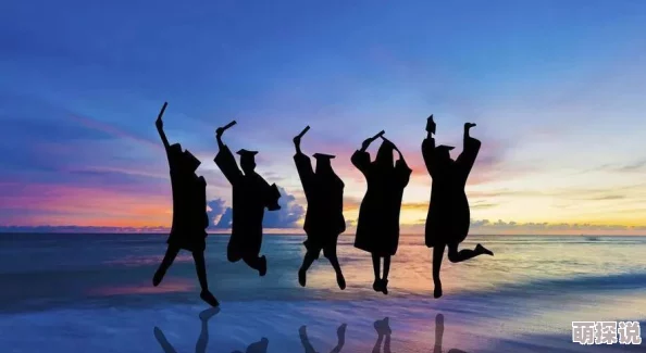 《大学生活》积极向上，努力追求梦想，珍惜每一刻，收获成长与友谊。