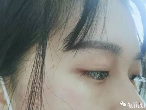 岳故意装睡让我挺进去观看她睫毛轻颤呼吸急促似乎要醒了 岳故意装睡让我挺进去观看她睫毛轻颤呼吸急促似乎要醒了