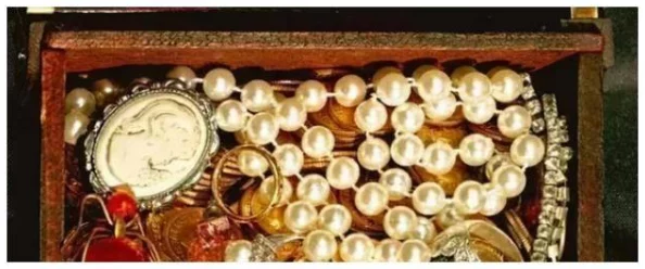 天干夜天天夜天干天ww众人寻宝引发连环危机真相即将浮出水面