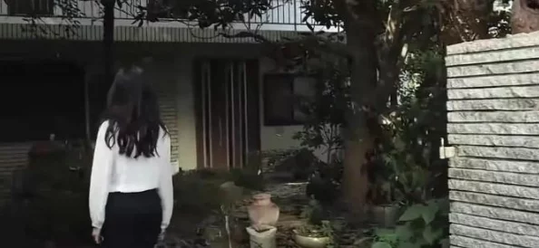 师生乱情积极向上，传递知识与爱的力量，共同成长，创造美好未来