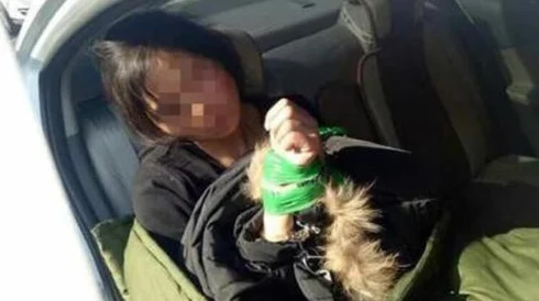 女生手脚绑起来嘴用胶带封上图片此内容涉及敏感信息，无法提供
