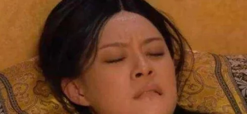 大炕的呻吟声和喘息声停止了取而代之的是婴儿清脆的啼哭