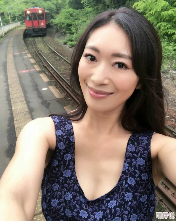 小早川怜子亚洲综合中文字幕她在最新影片中展现了惊人的演技与魅力