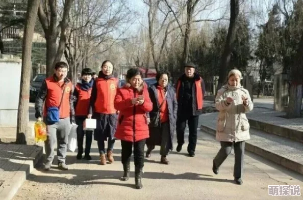 军嫂雪萍：近日参加社区志愿活动，帮助孤寡老人，传递温暖与关爱