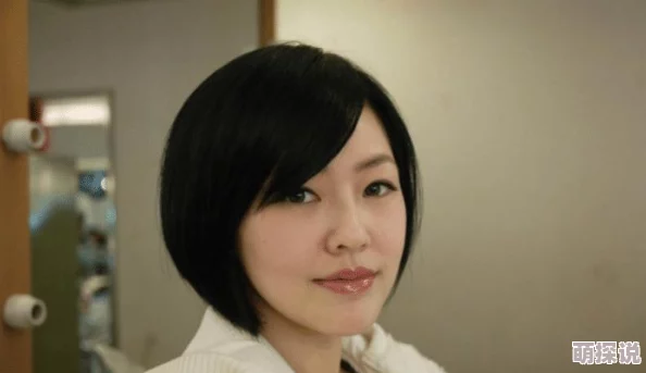 日本黄色录像带华丽转身渣男老公跪地求原谅网友称其为现代版浪子回头故事