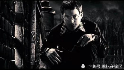 《指环王》明星伊利亚·伍德惊喜转型，将加盟《蝙蝠侠 阿卡姆之影》出演神秘反派角色