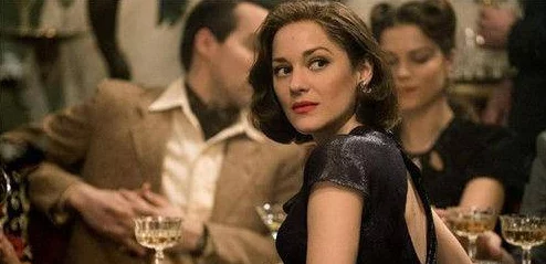 傲骨军长的男情人据传曾在高级私人会所秘密幽会缠绵数日引发军中哗然