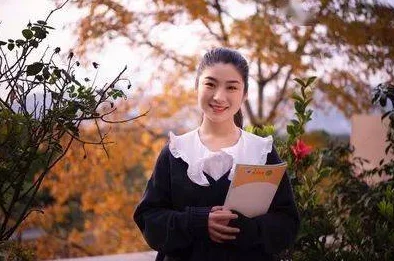 我的校长陈淑娴99章听说她和隔壁学校的王老师走得很近两人经常一起喝咖啡