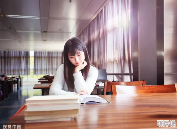 被乞丐和流浪汉胁迫的校花据说校花家境优渥平时出手阔绰这次是炫富惹的祸 被乞丐和流浪汉胁迫的校花据说校花家境优渥平时出手阔绰这次是炫富惹的祸