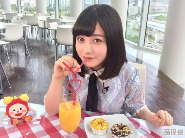 桥本有菜资源706据说最近喜欢收集古董相机而且厨艺大有长进