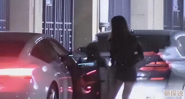 美女哭着扒开往里面注水低俗恶趣味，令人不适，缺乏创意和内涵，传播不良价值观