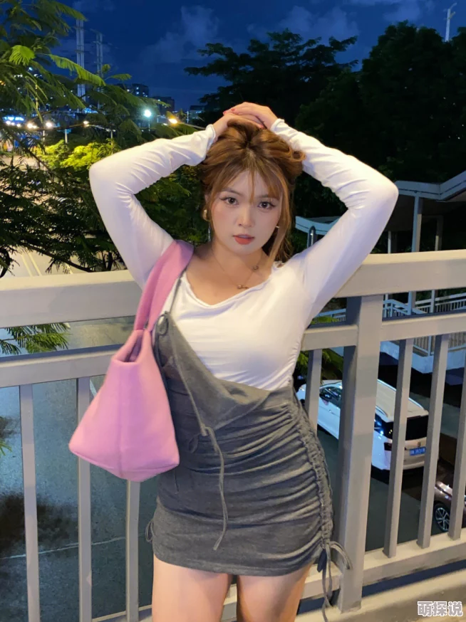 肉肉hh身材好颜值高声音甜美等你来撩私聊联系方式看主页