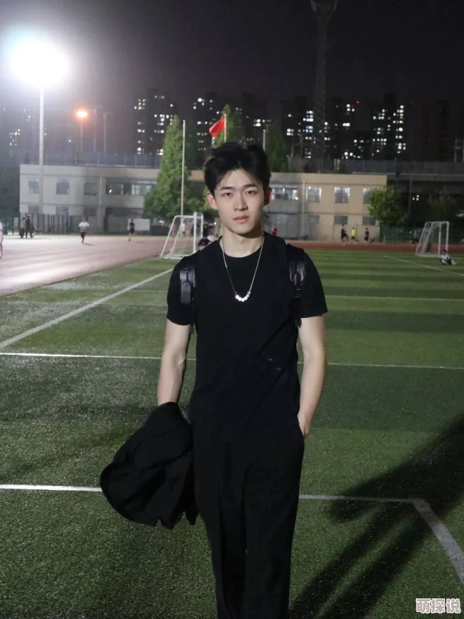 chinese体育生男同积极向上追求梦想努力拼搏成就自我展现青春活力