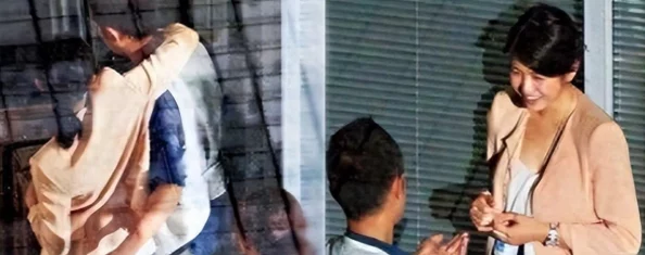 丁香婷婷成人疑似与圈内神秘富商深夜密会举止亲昵